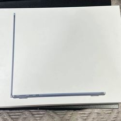 macbook M2 (2022)