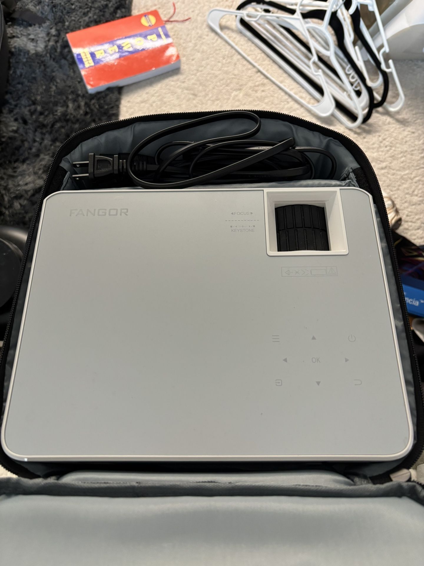 Fangor Home Projector