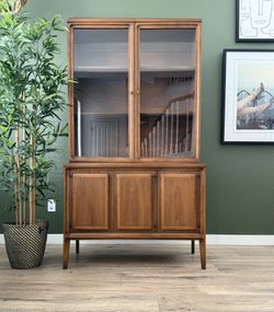 Mid Century China Cabinet Hutch By Broyhill