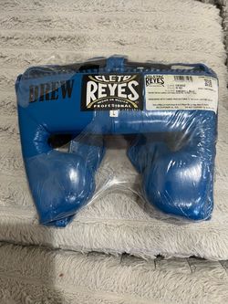 Cleto Reyes headgear