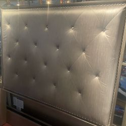 Ailey 5/0 Headboard / footboard w/slats