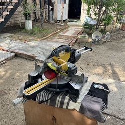 RYOBI 10 in. Saw