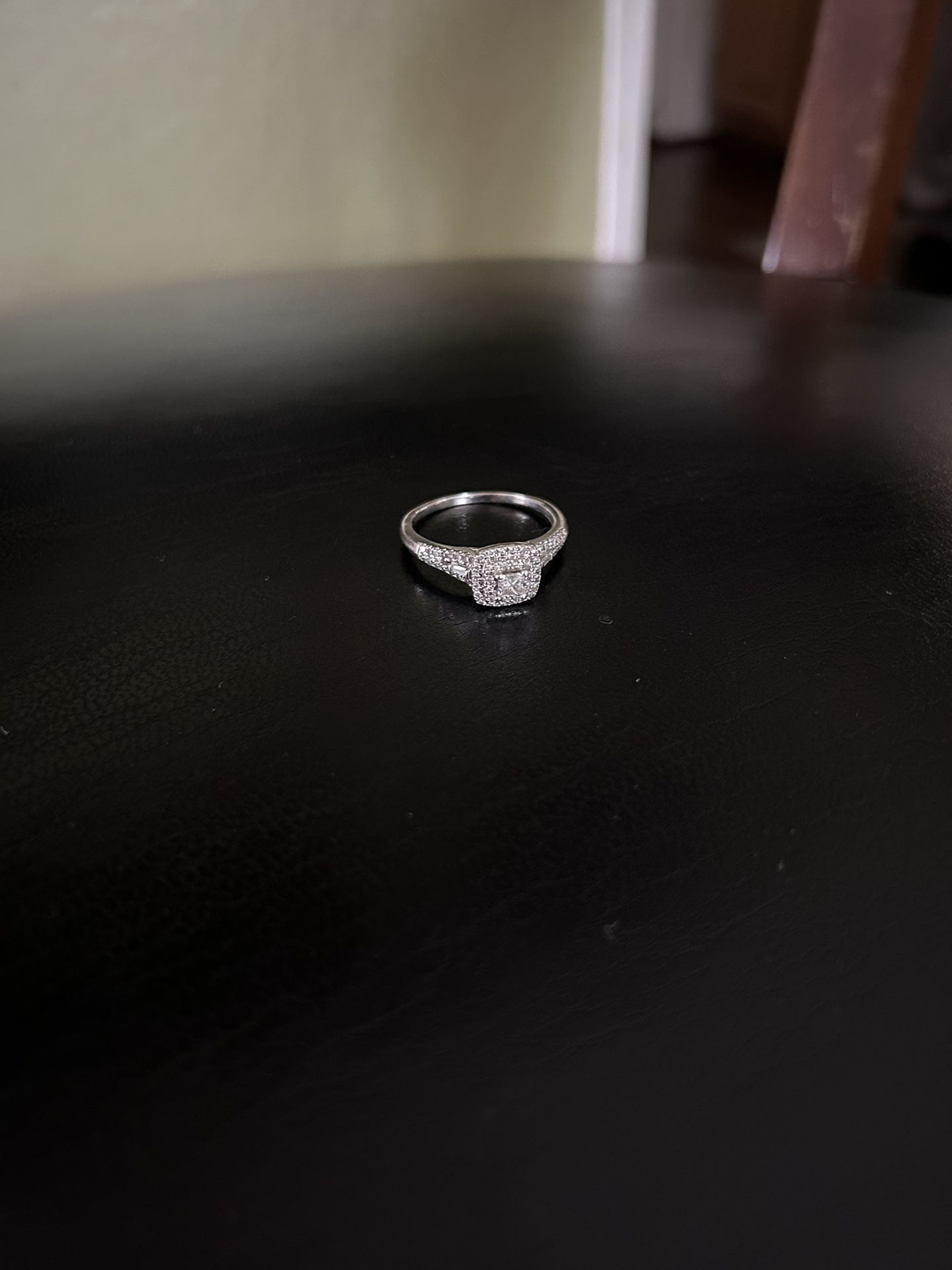Engagement ring 5-8, 10 karat white gold