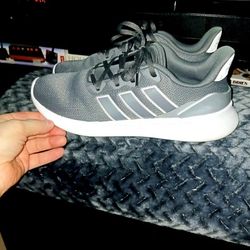 Adidas Designed Specifically For Women Running Shoes 9.5 Like New Only Worn Once! Very Clean Comfortable Professional Running Shoes