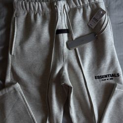 FEAR OF GOD ESSENTIAL UNCUFFED SWEATPANT