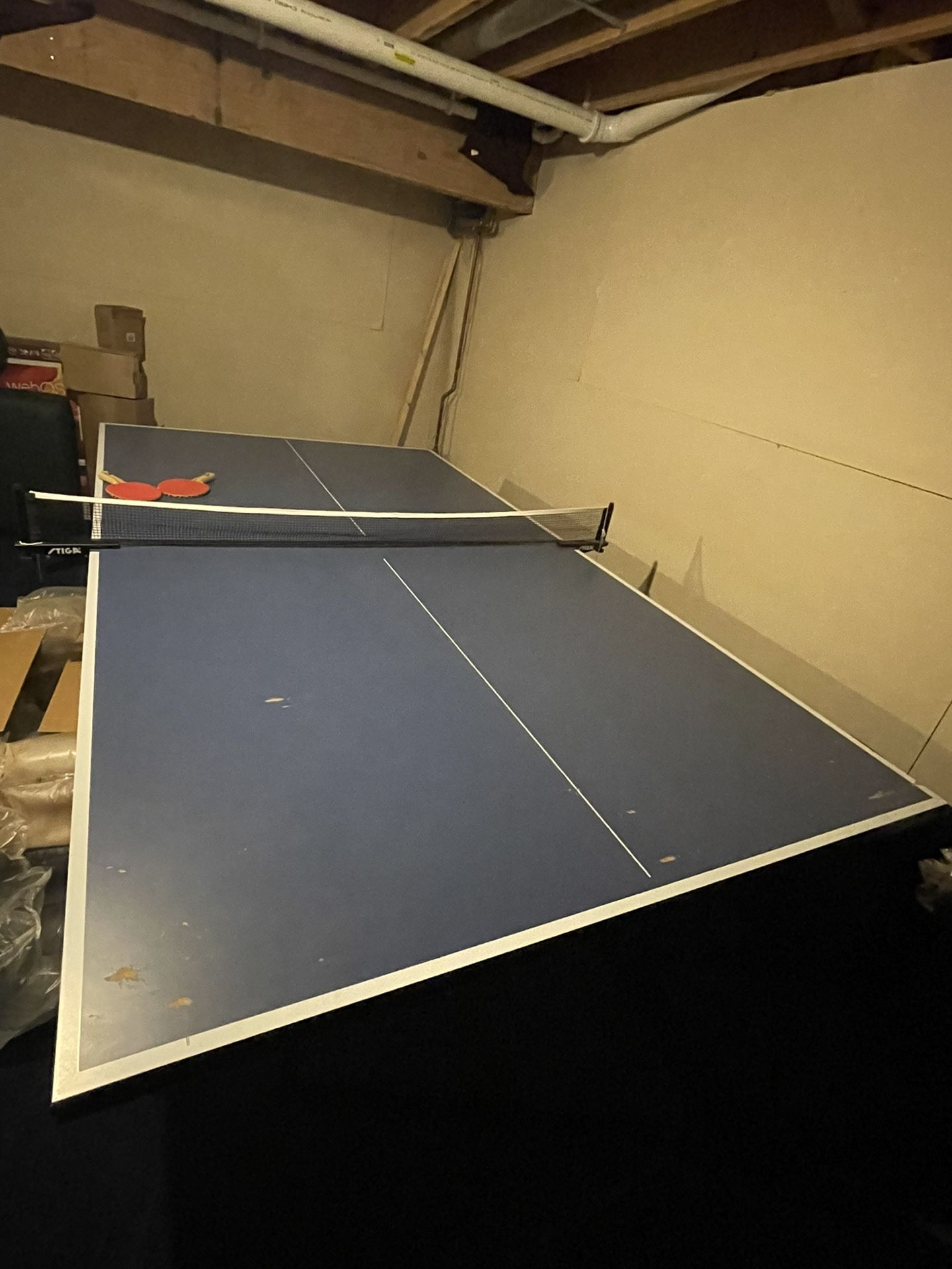 Ping pong table