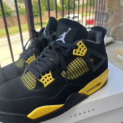 Jordan 4s Yellow & Black 