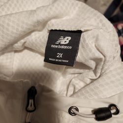 Womans 2xx White New Balance Windbreaker With Hoodie