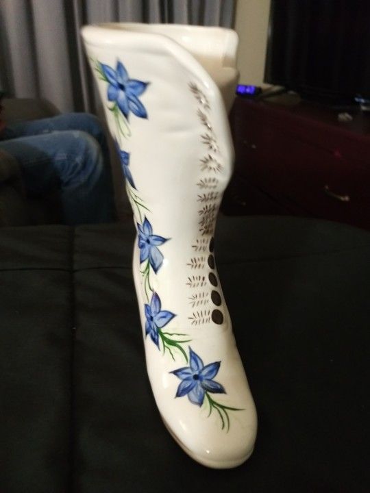 vintage occupied Japan porcelain boot flower vase .6in"tall