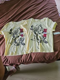 Camisas de color amarillo  para niñas nuevas