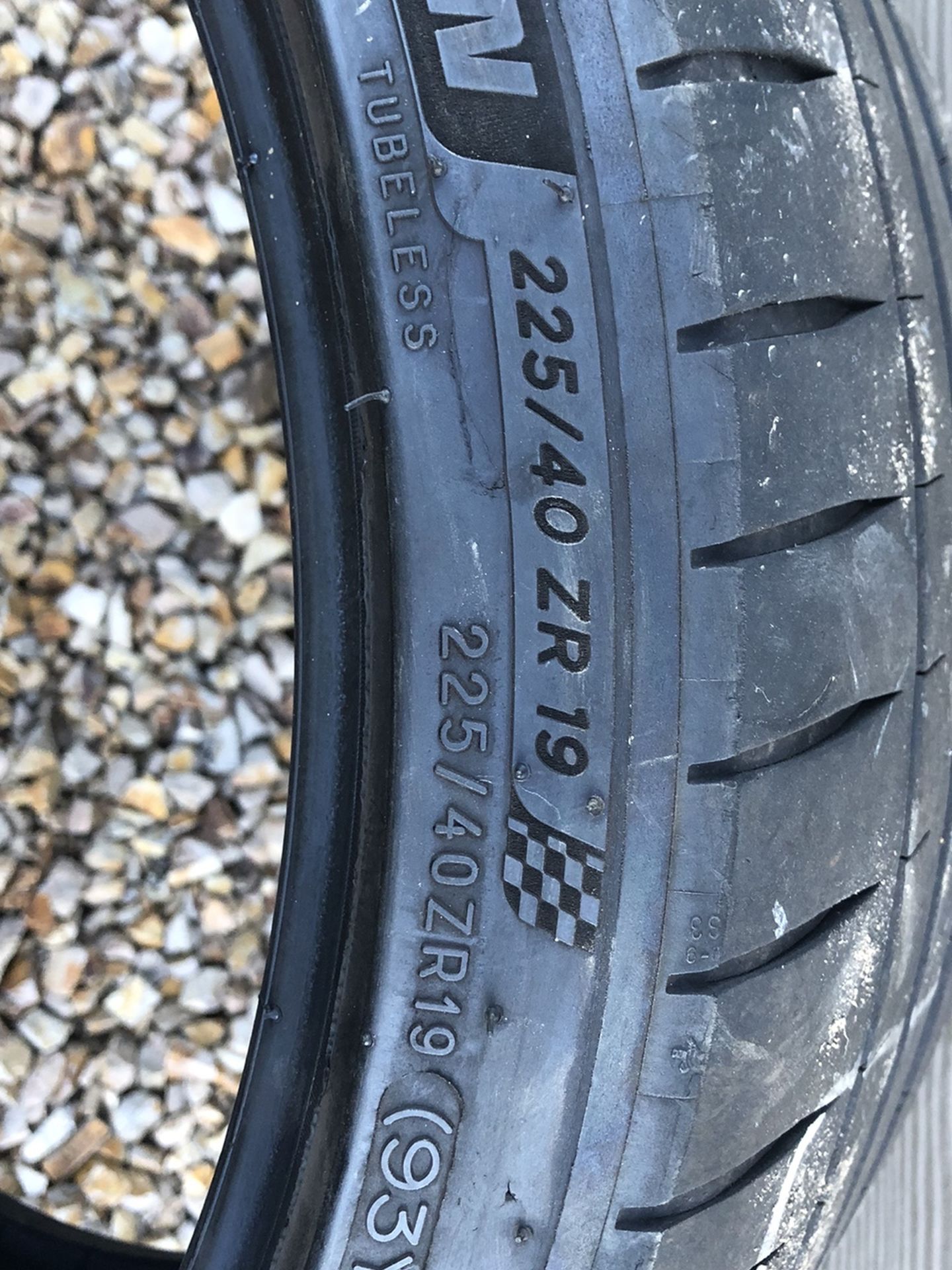Tires 225/40/19