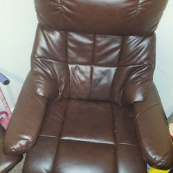 Leather Recliner Gaming Chair W/ Ottoman 80$