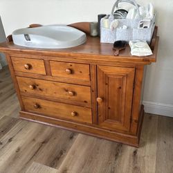 Baby Changing Table And Dresser