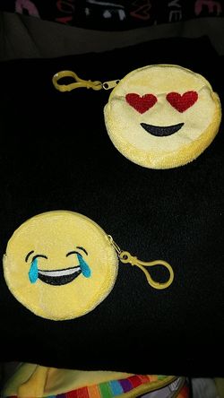 Emoji clip on change purse. 2 different faces 😍😂