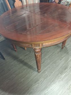 Dining table i