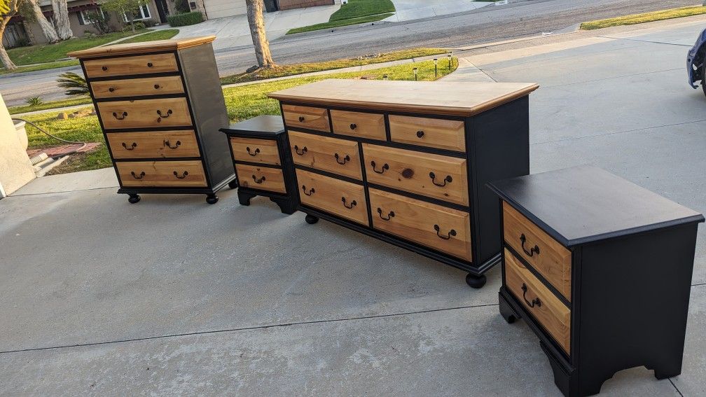 Real Wood Dresser Set With Mirror!