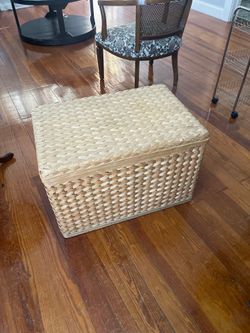 Wicker hope chest