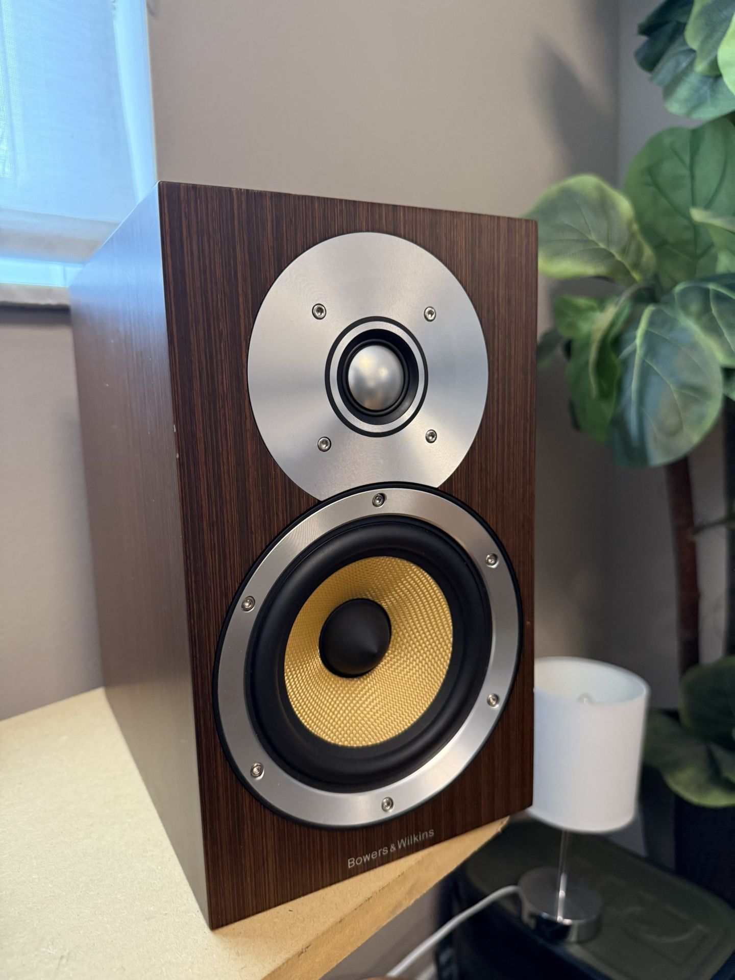 bowers and wilkins CM-1 and CM center