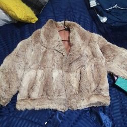 Real Fur Wemons Jacket No Size On It But Fits Like A Large