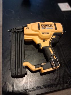 Dewalt  20V MAX XR Lithium-Ion Electric Cordless 18-Gauge Brad Nailer