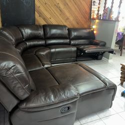 ABBYSON LEATHER SECTIONAL COUCH