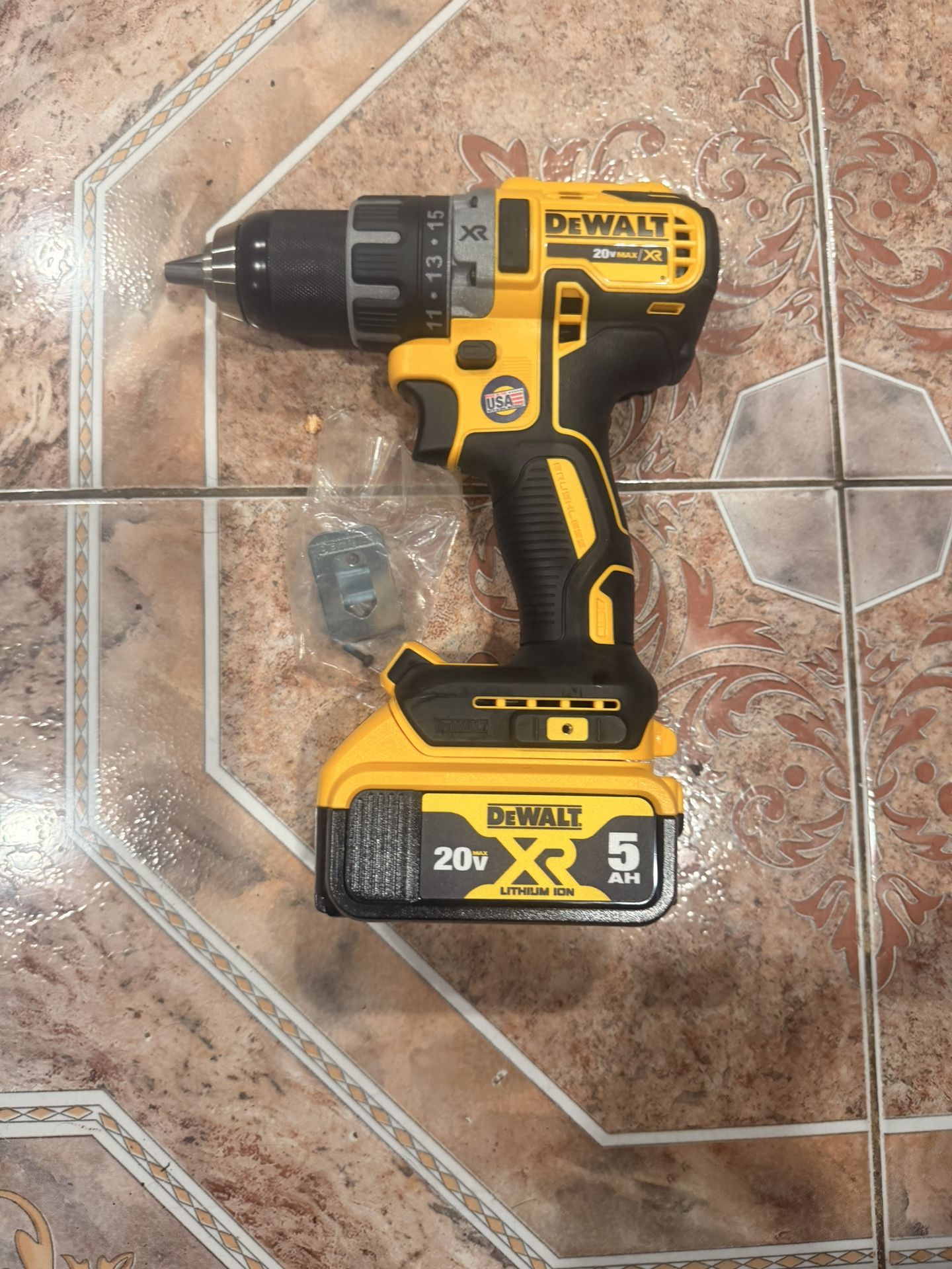 Dewalt Brushless Drill With 5ah Battery