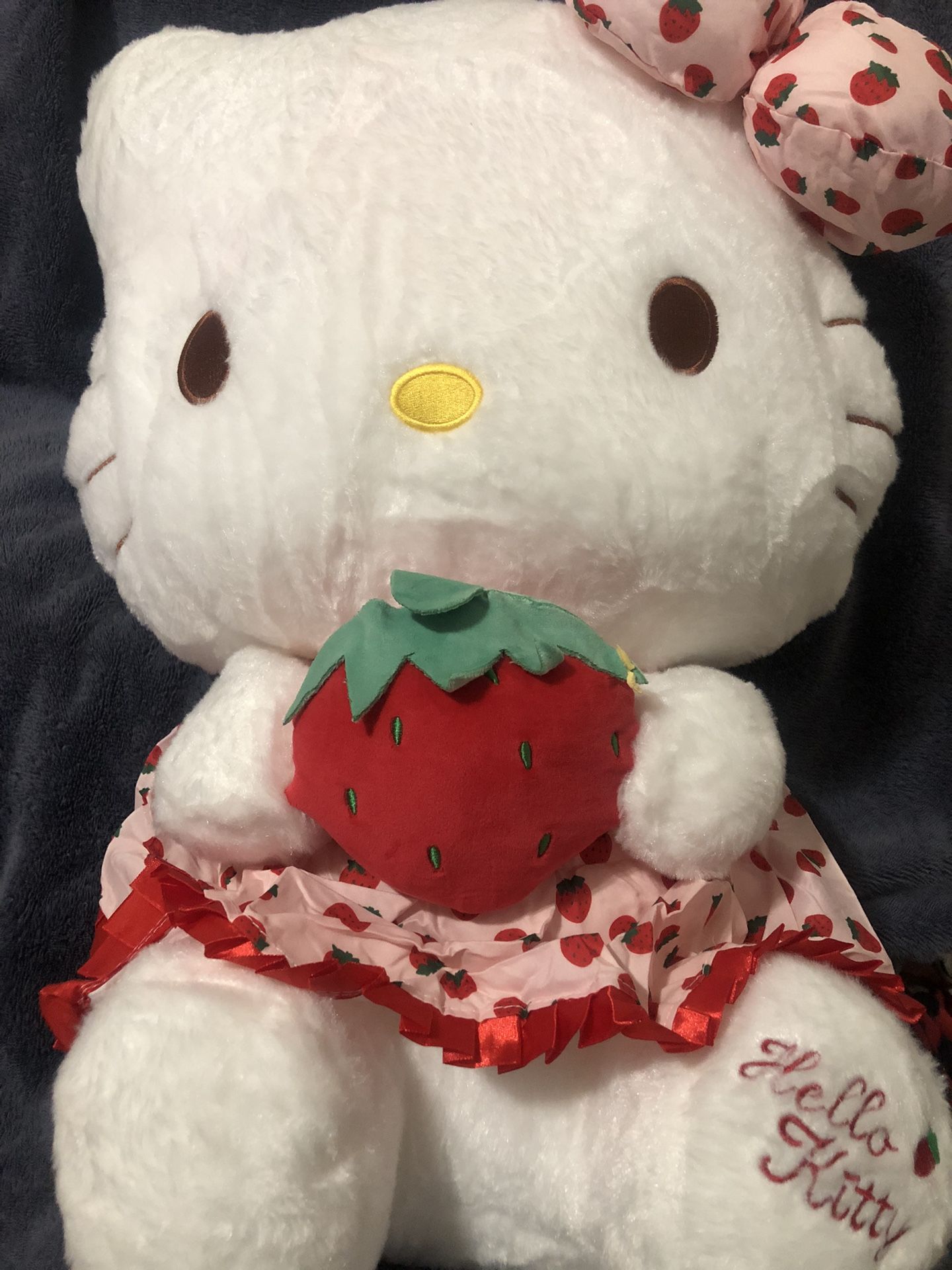 Hello Kitty Giant Size 