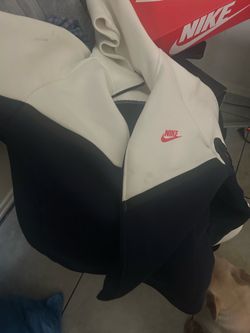 Nike tech