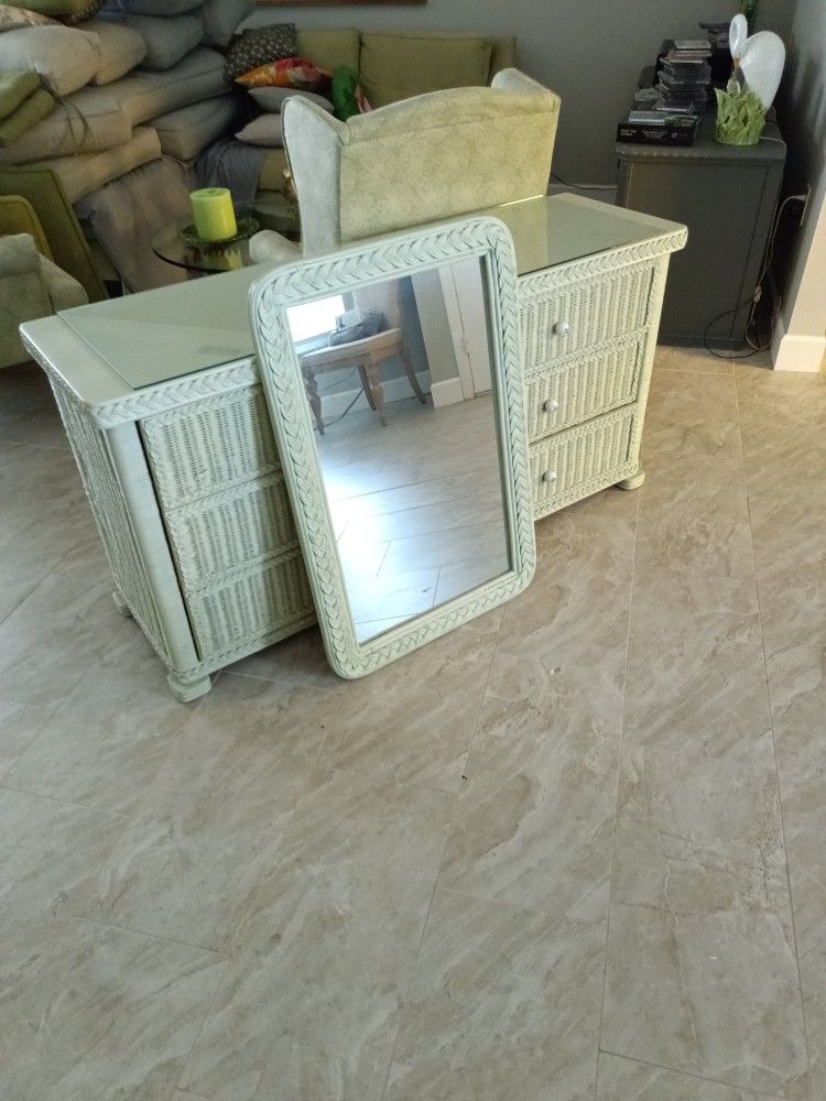 Wicker Dresser Pale Green , Mirror