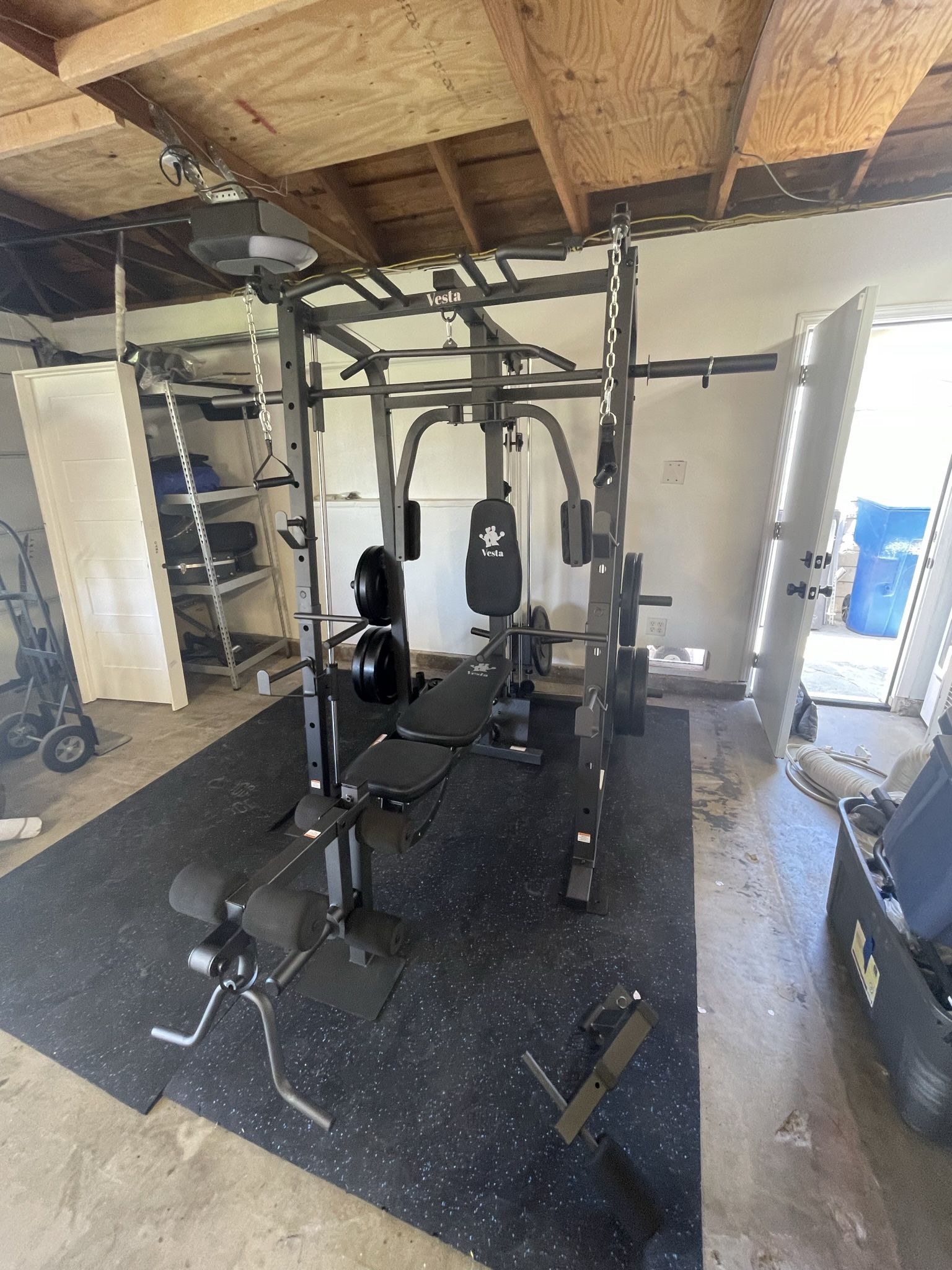 Vesta Fitness Smith Machine 1001 w/Bench Attachment 230lb Bumpers