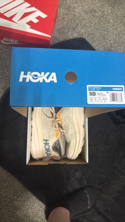 This HOKA Clifton 9