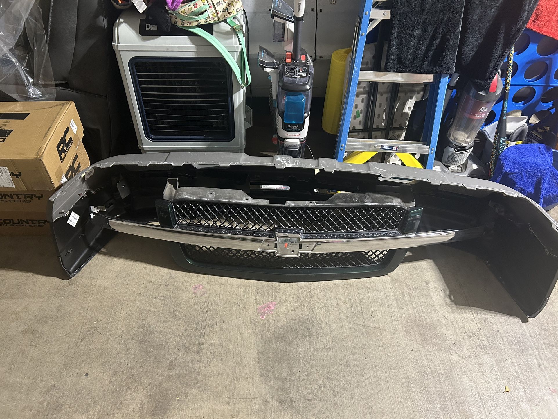 2003-2007 Silverado Bumper And Grill