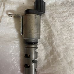 Genuine Solenoid Camshaft Oil Timing Control Valve | IS350 | IS250 