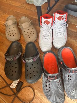 15 crocs 25 Jordan