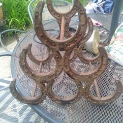 Wine Rack With Horseshoe Design