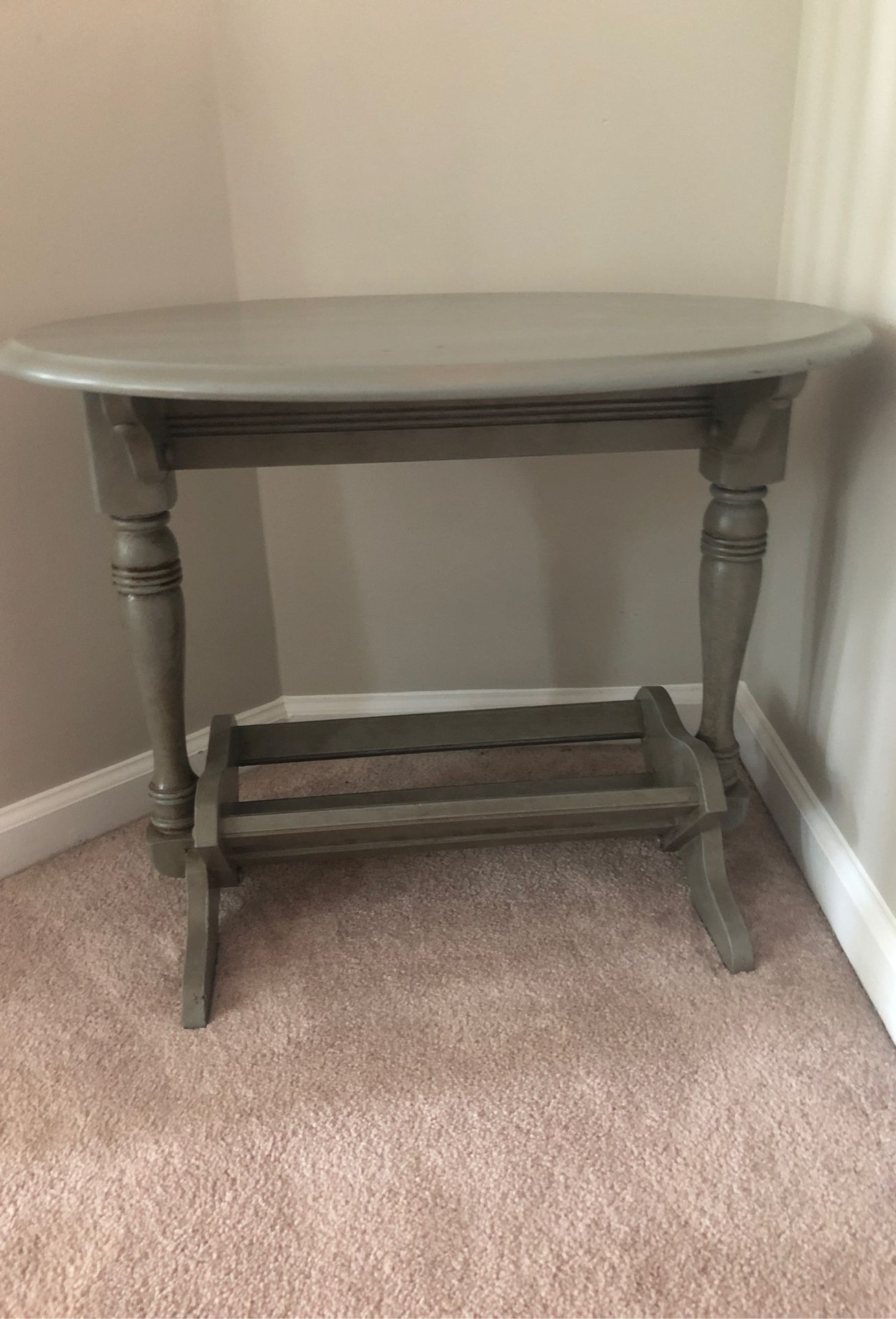 Accent tables (2) / End tables