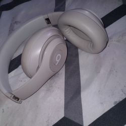 Beats Studio Pro 