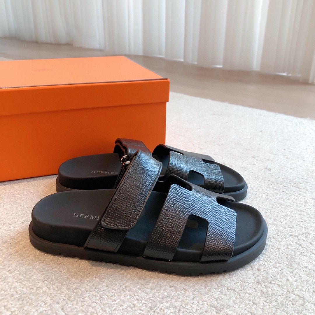 Elite Lounge: Hermes Slippers for Sale in New York, NY - OfferUp