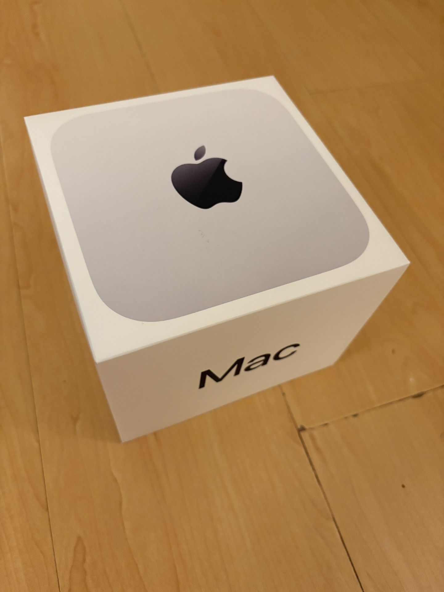 Mac mini M4 512 + 4k Monitor 32 Inch