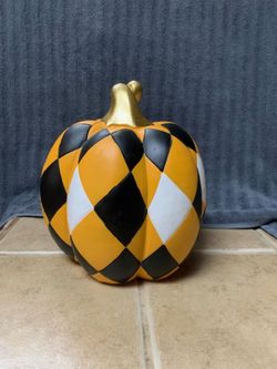 HALLOWEEN DECORATIONS
