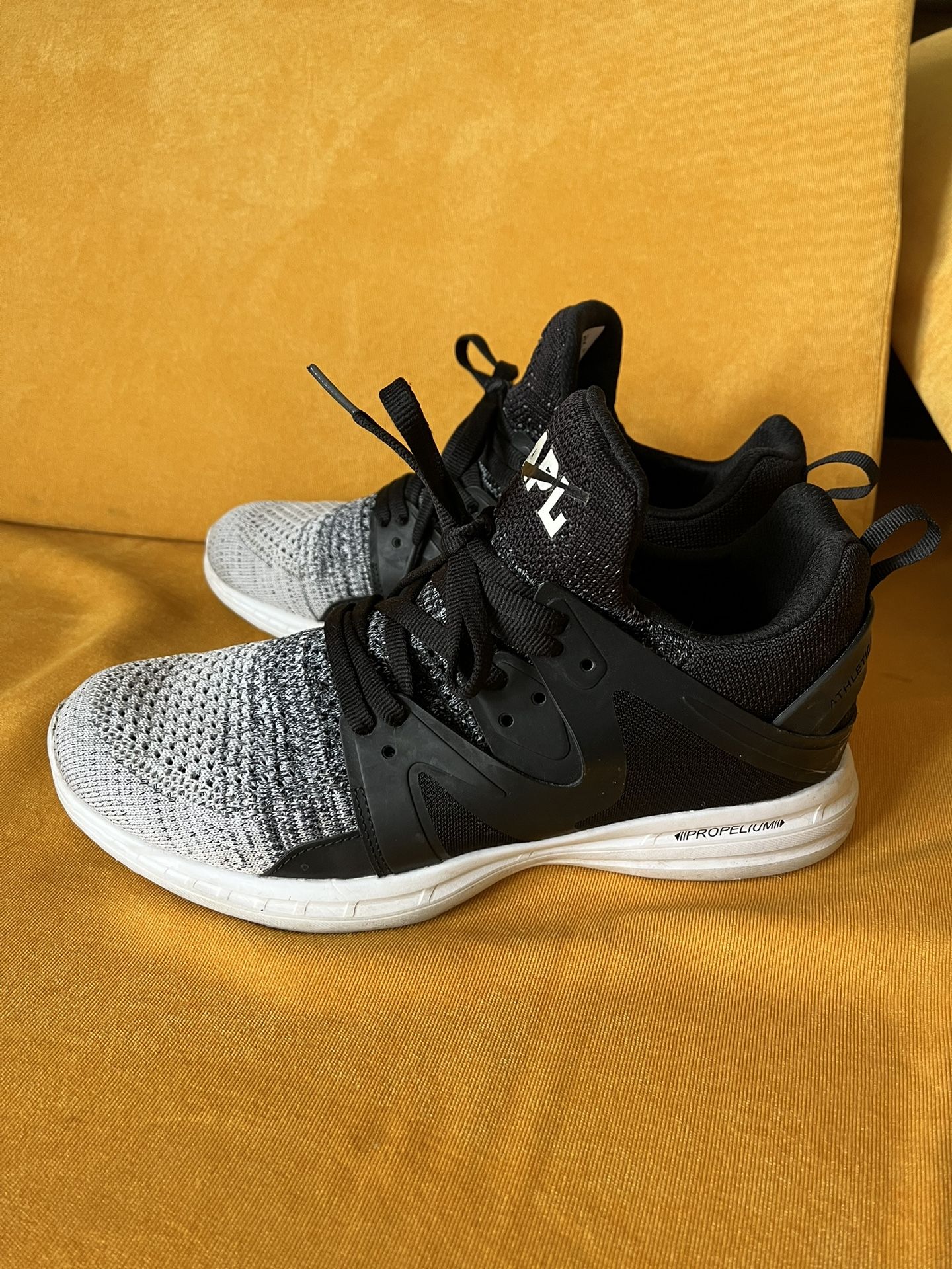 Athletic propulsion Labs Designer Women’s Sneakers Size 11