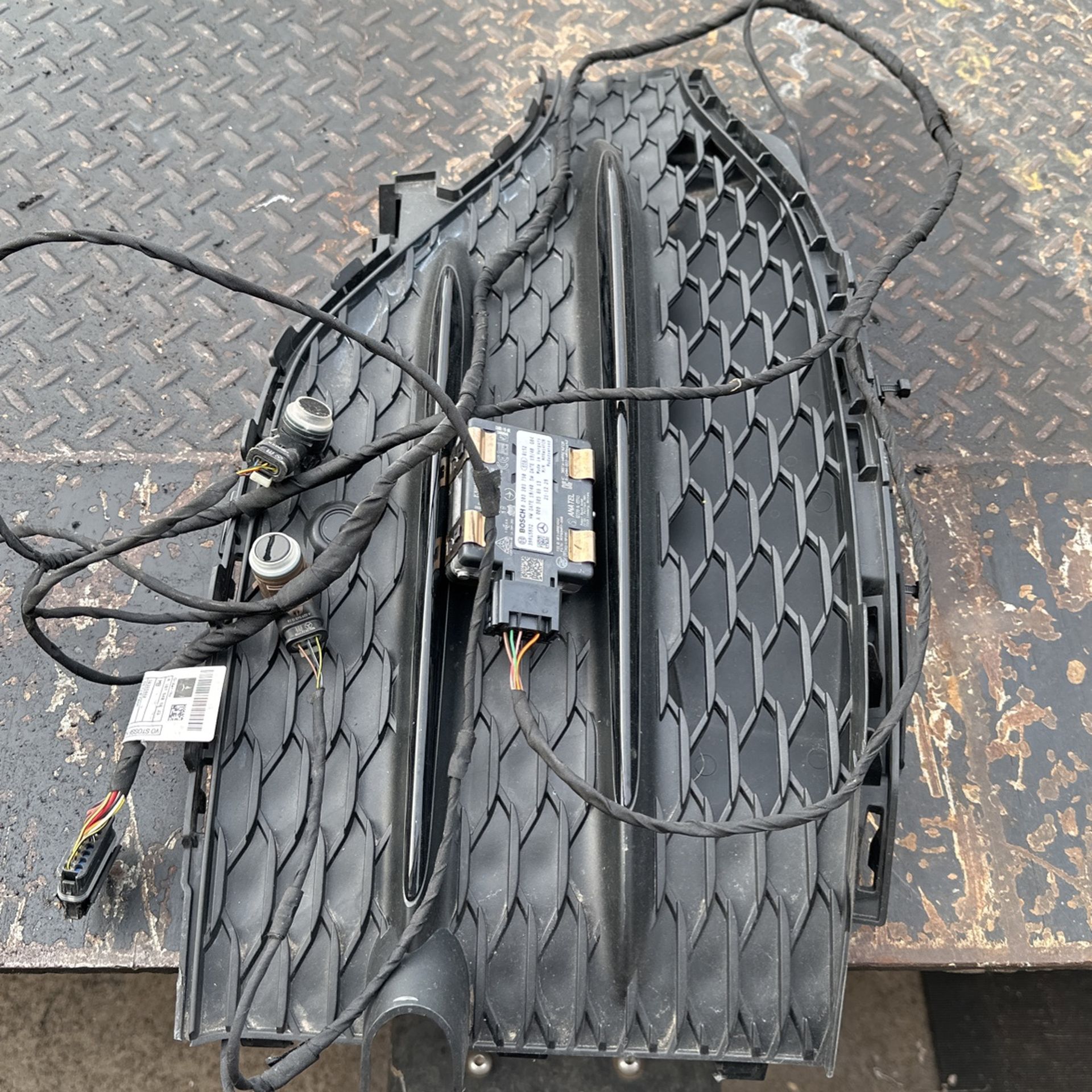 19-22 OEM MERCEDES ACC DISTANCE RADAR 39R15832