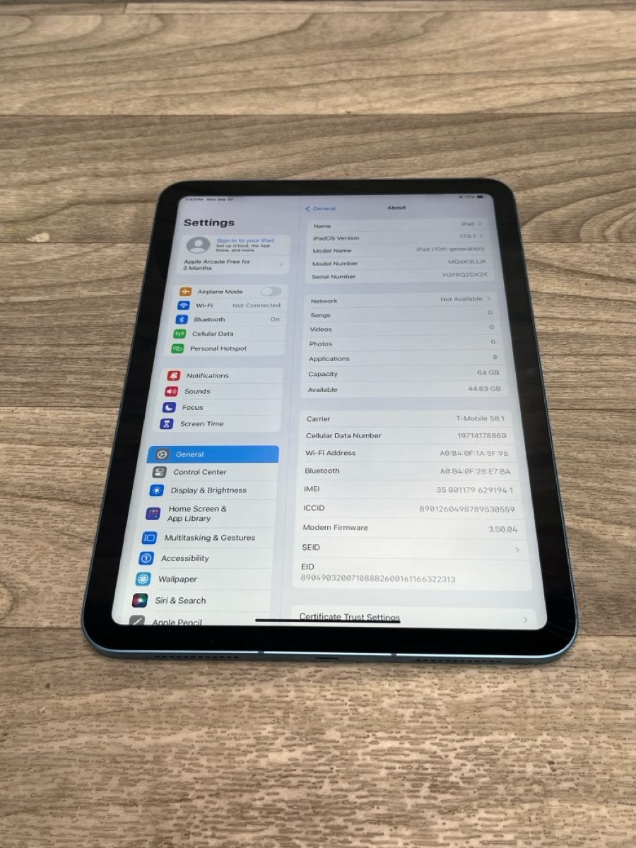 A1 Hawk - iPad 10th Gen 64GB (UNLOCKED) (A1D022746)