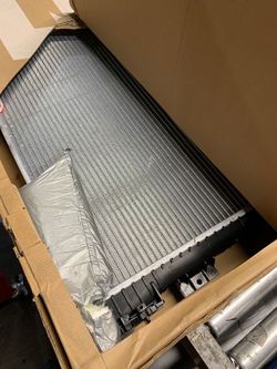 AutoExact Radiator for Chrysler, Dodge, VW, Ram 3.3L-4.0 engine