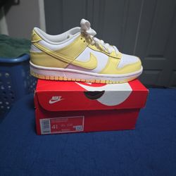 Nike Dunk Low 