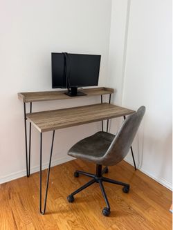 Desk & Chair