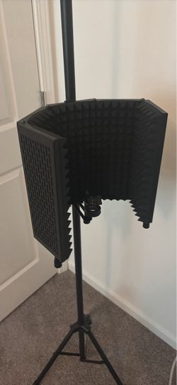 Microphone Isolation Shield with Stand