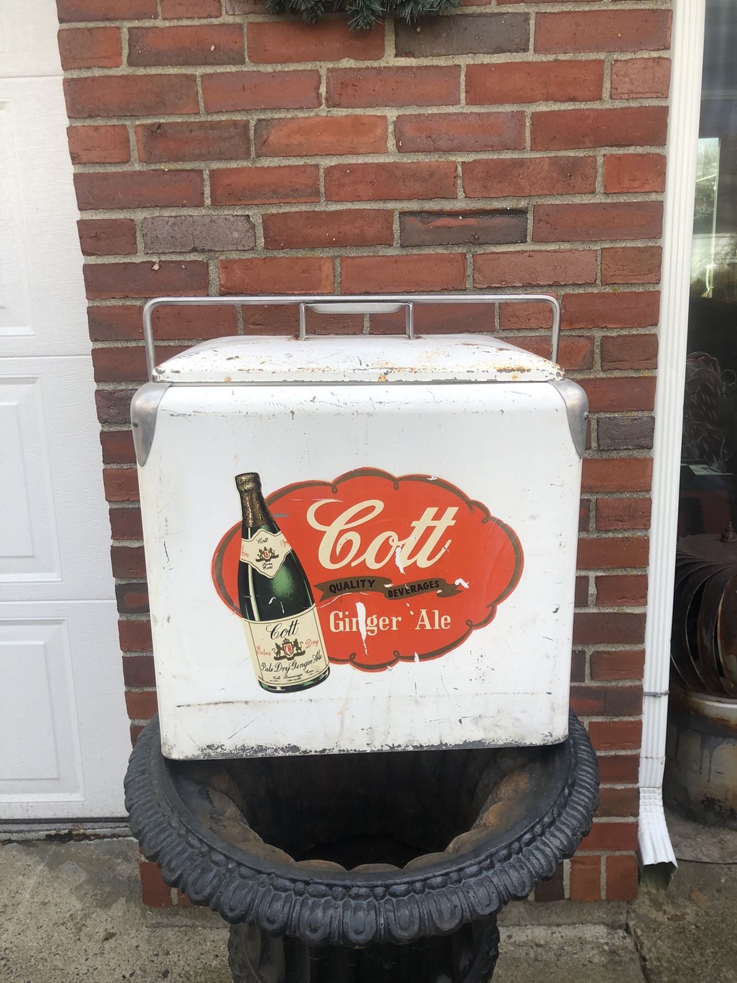 Vintage Cott ginger ale cooler