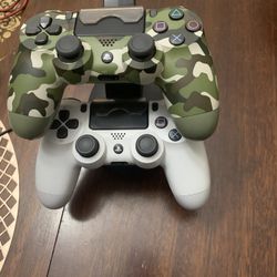 2 Ps4 Controller And And Charging Dock 