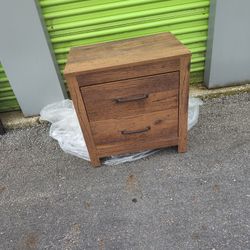 Gilliam Night Stand / End Table W.E